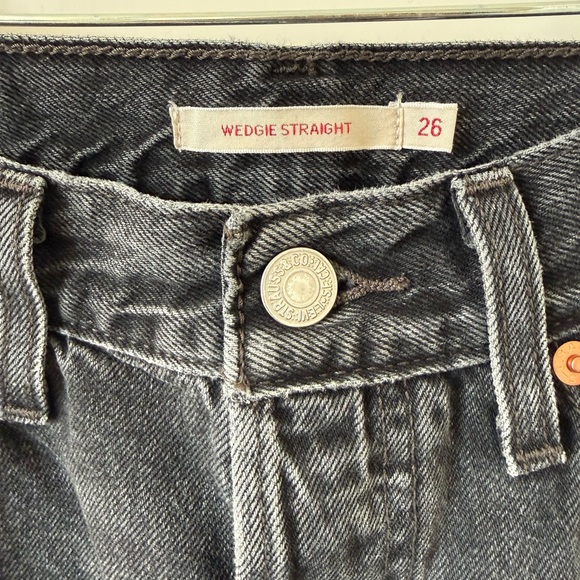 Levi’s Wedgie Straight Jeans Distressed Black Size 26 High Rise - Picture 6 of 8